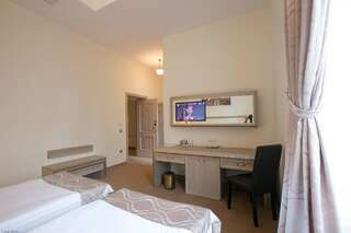 Отель Euro Hotel Grivita Бухарест Двухместный номер с 2 отдельными кроватями и индивидуальным трансфером от/до аэропорта (в 1 сторону)-4